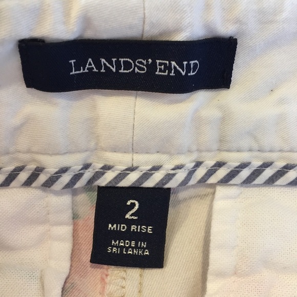 Lands’ End Floral Print Mid Rise Shorts 2 khaki pink purple red green - Picture 5 of 6